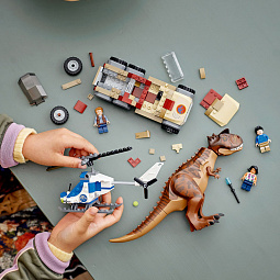 Конструктор LEGO Jurassic World 76941 Погоня за карнотавром - фото 8