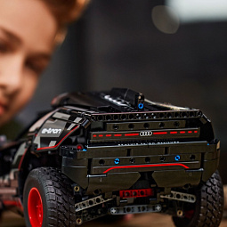 Конструктор LEGO Technic 42160 Audi RS Q e-tron - фото 7