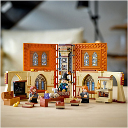 Конструктор LEGO Harry Potter 76382 Учёба в Хогвартсе: Урок трансфигурации - фото 9