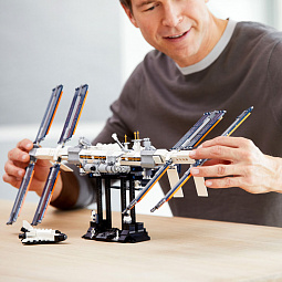 Конструктор LEGO Ideas 21321 Международная Космическая Станция - фото 4